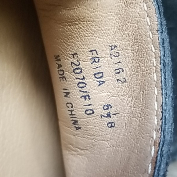 COACH BLACK LOAFERS - Picture 8 of 9